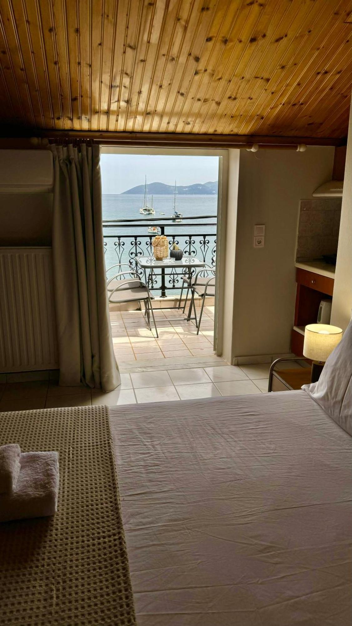 Sea Side Studios Αγία Ευφημία Εξωτερικό φωτογραφία